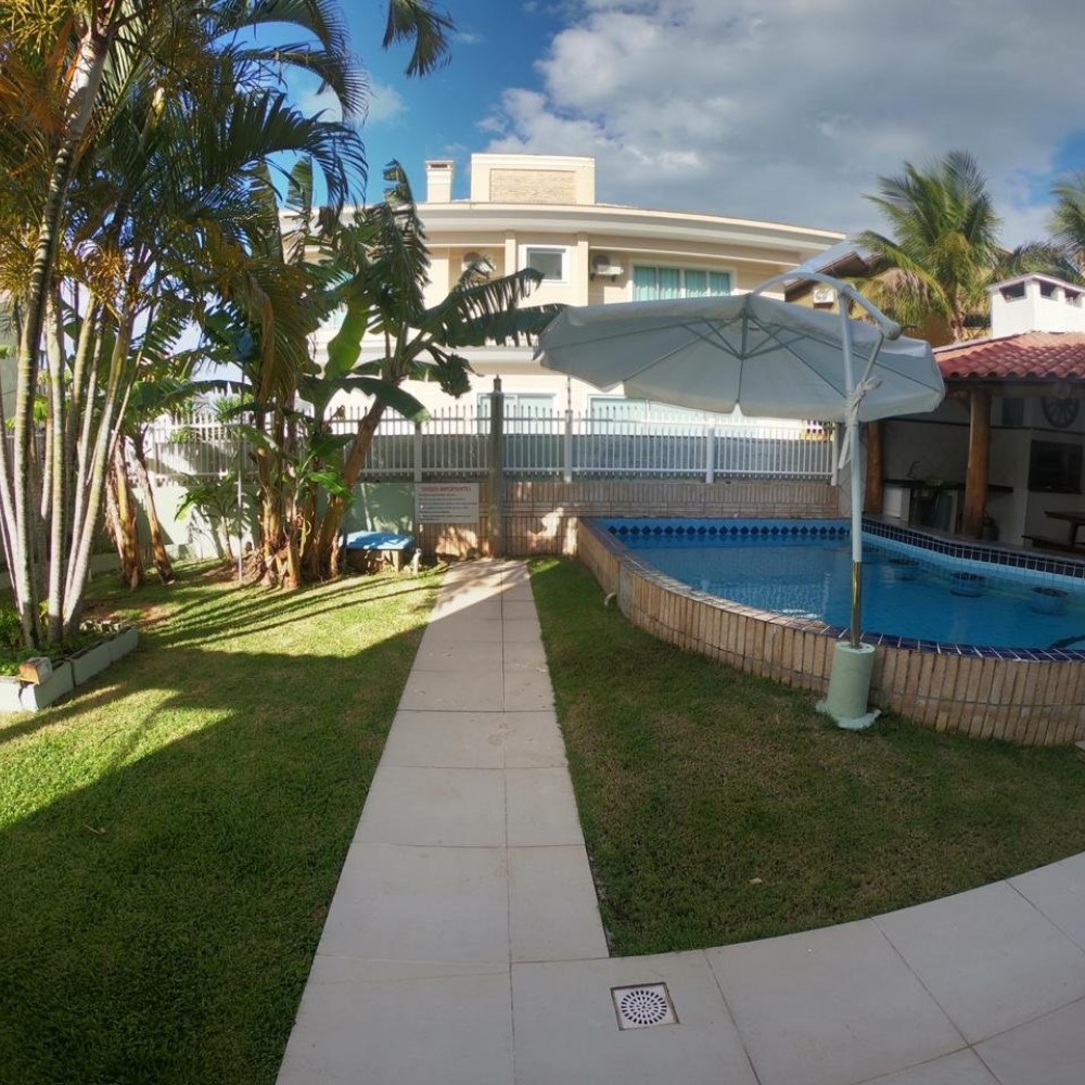 Casa para locao com piscina na praia de Palmas 